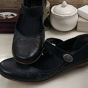 Rieker size 43 embroidered maryjanes